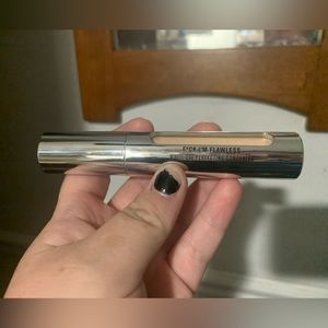 IL Makiage Concealer